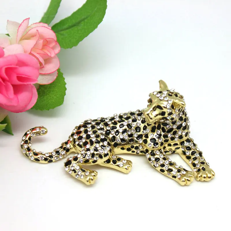 Enamel inlaid diamond leopard creative ornament