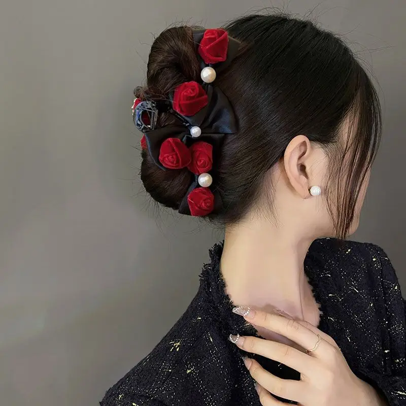 

Velvet Rose Bow Hair Claw - 3D Floral Retro Shark Clip for Bun, Sweet Elegant Hair Accessory for Women