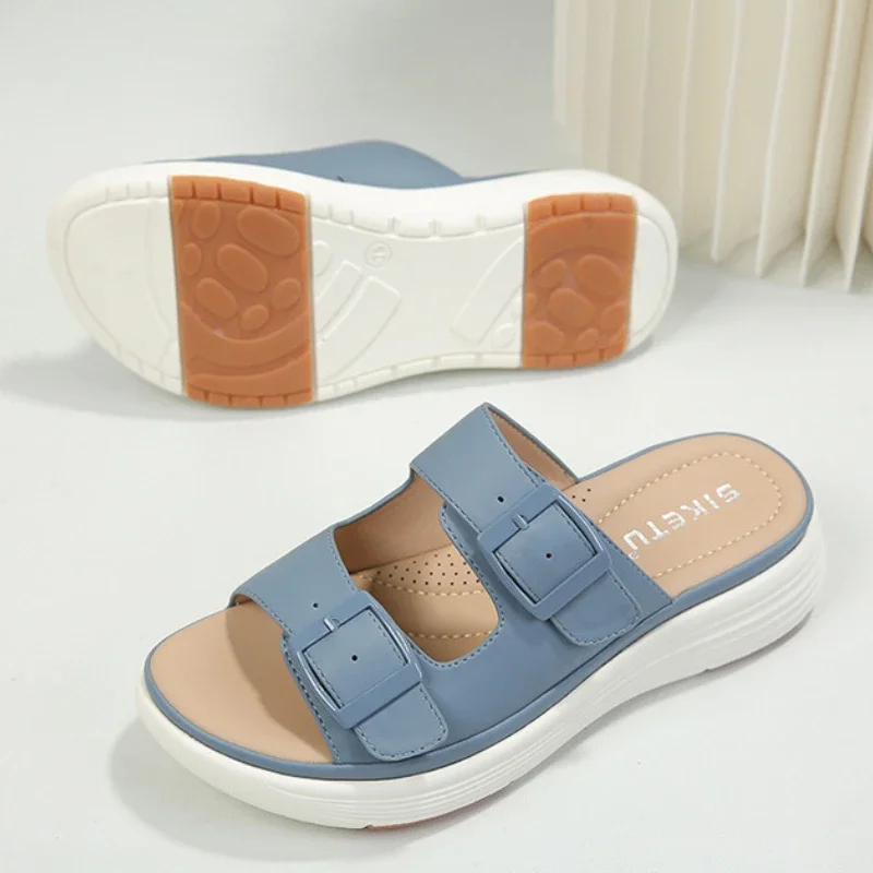 Women's Large Size Slippers Thick Soled Walking Beach Shoes Belt Buckle Solid Color Casual Lightweight Comfortable Sandals