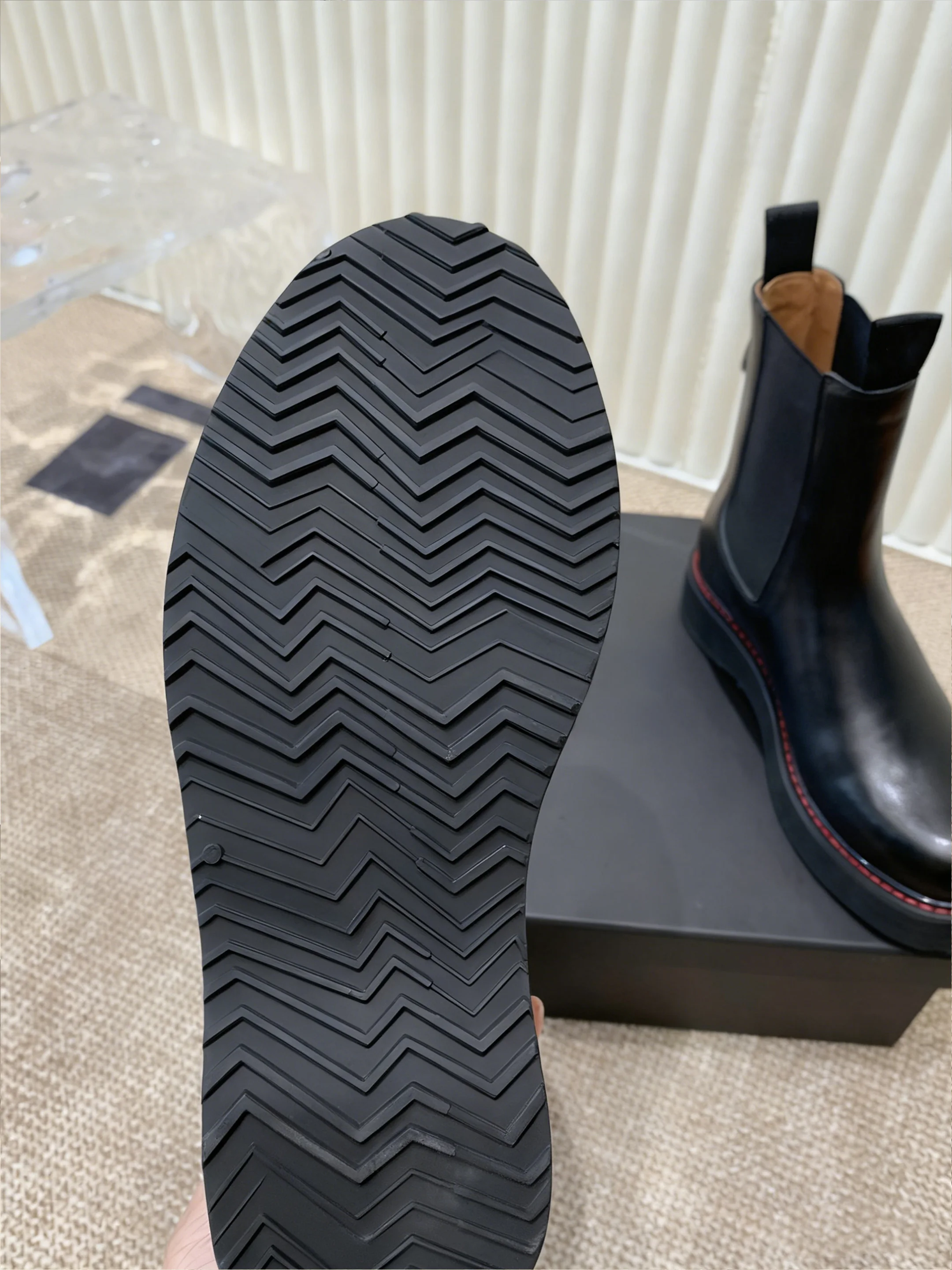 أحذية تشيلسي كلاسيكية سميكة القطع لعام 2025 بمقدمة مستديرة أحذية قصيرة مصنوعة يدويًا من نسيج الجلد ناعم ومريح موديل جديد #6