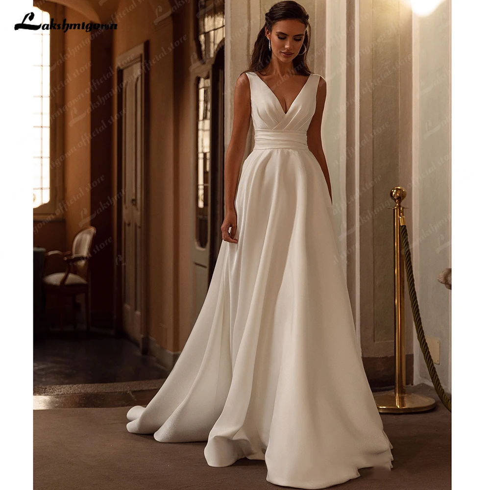 Lakshmigown Modern V-Neck Wedding Dress Sleeveless Pleats Satin Simple A-Line Bride Gown Backless Sweep Train Vestido de novia