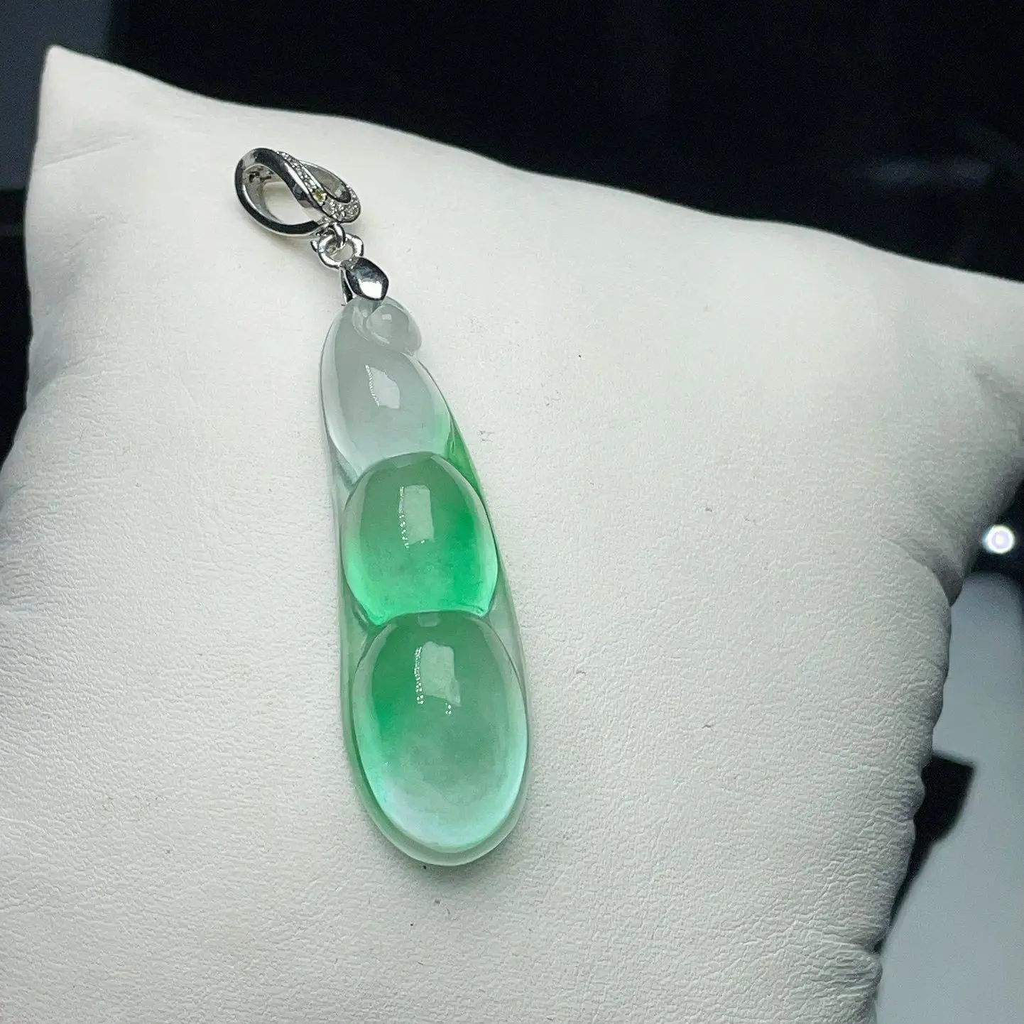 Jadeite ice floating green Fudou jade high ice flawless jadeite pendant
