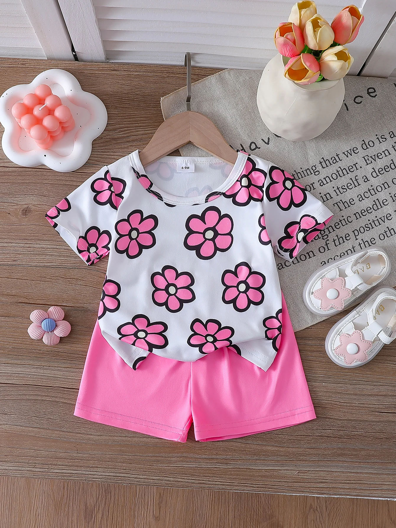 

Baby Girl Summer Cute Sweet Casual Flower Pattern Round Neck Short Sleeve Top and Shorts Set