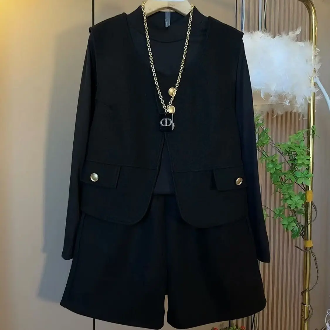 Large size women's clothing fashion temperament new autumn and winter suit vest cover shorts light luxury