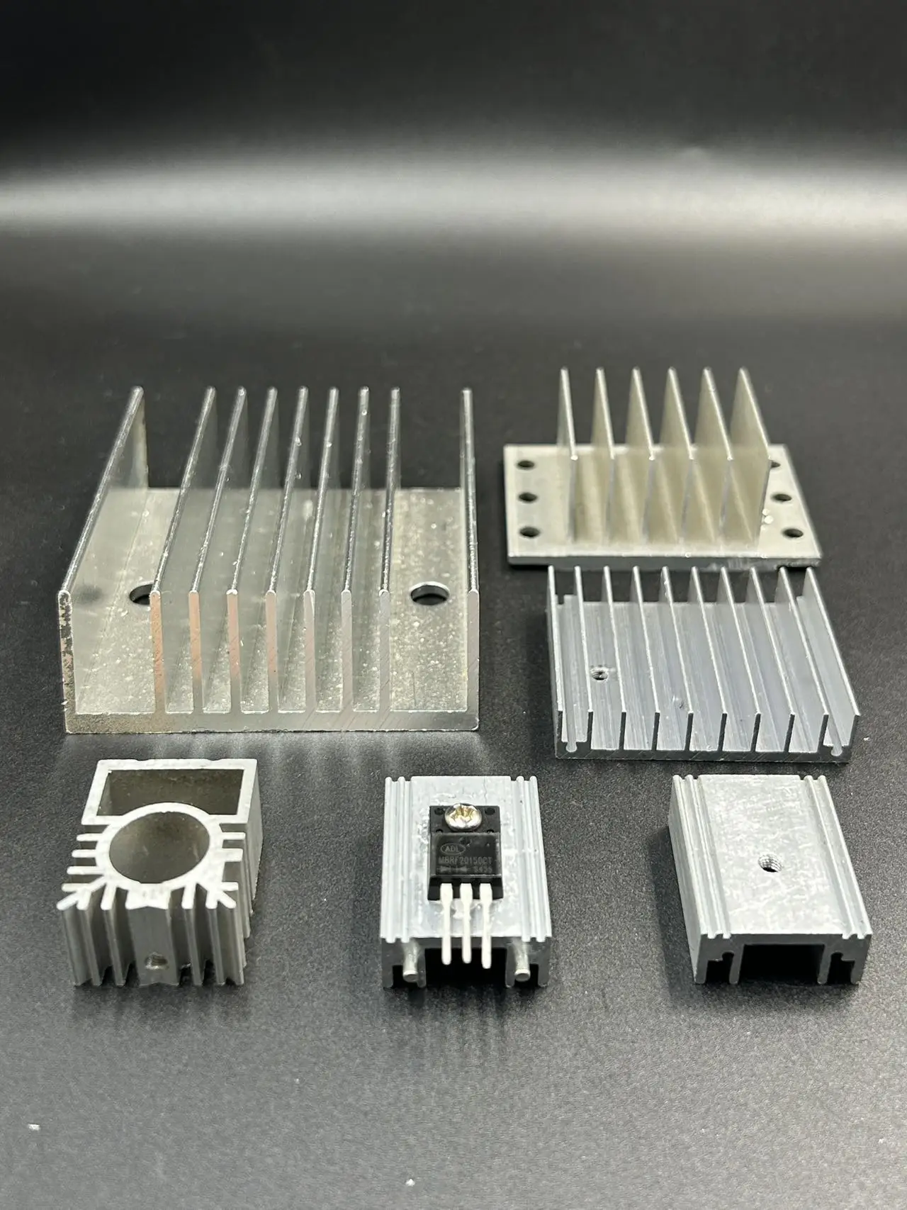 Electronic Heat Sink Punching Machine,Equipped with Punching, Cutting and Milling Functions,Customizable Equipment