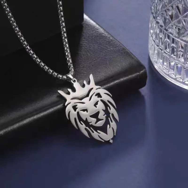 Disney The Lion King Cut-out Necklace Simba Men Women Necklaces Pendant Animated Film Derivative Peripherals Jewelry Party Gifts