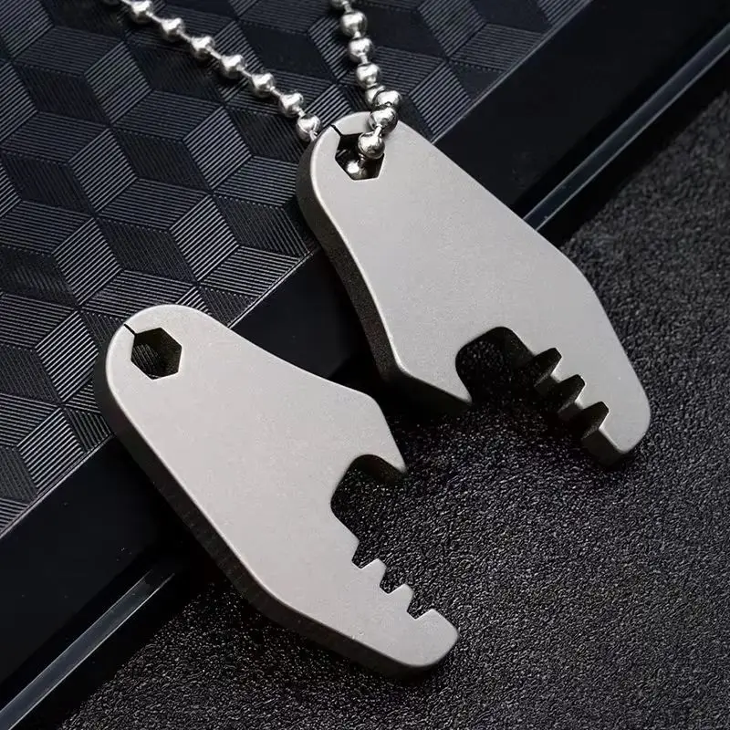 

Titanium Alloy Mini Crowbar 2Pcs Keychain Pendant Multifunctional EDC Tool Portable Outdoor Bottle Opener Gadget