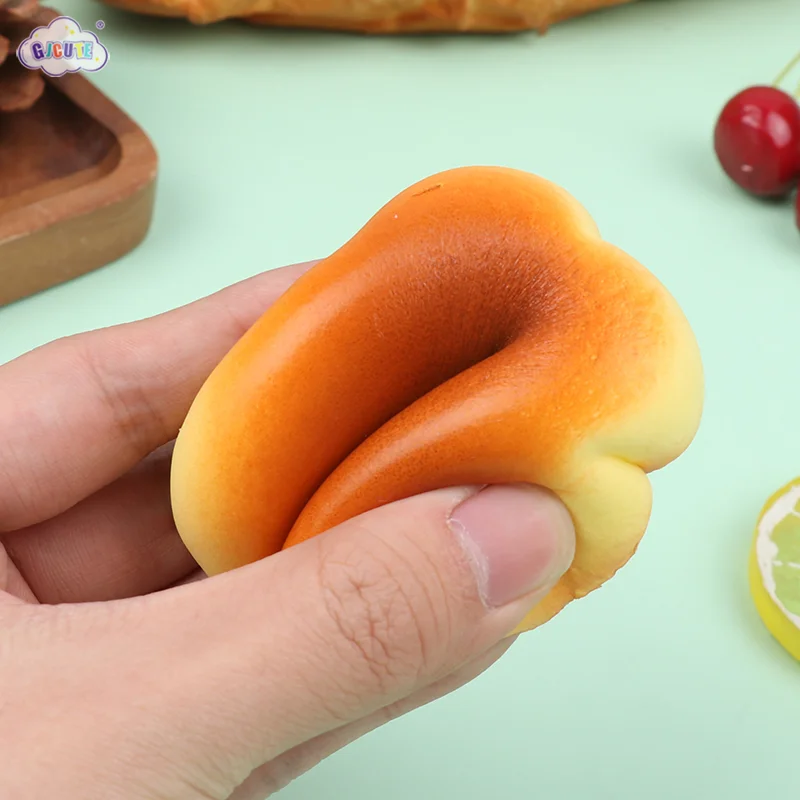 1pcs Creative Wet Soft Slow Rebound Pinch Toy Cloud Bread Super Soft Slow Fragrance Decompression Vent Toy Squeeze Toy