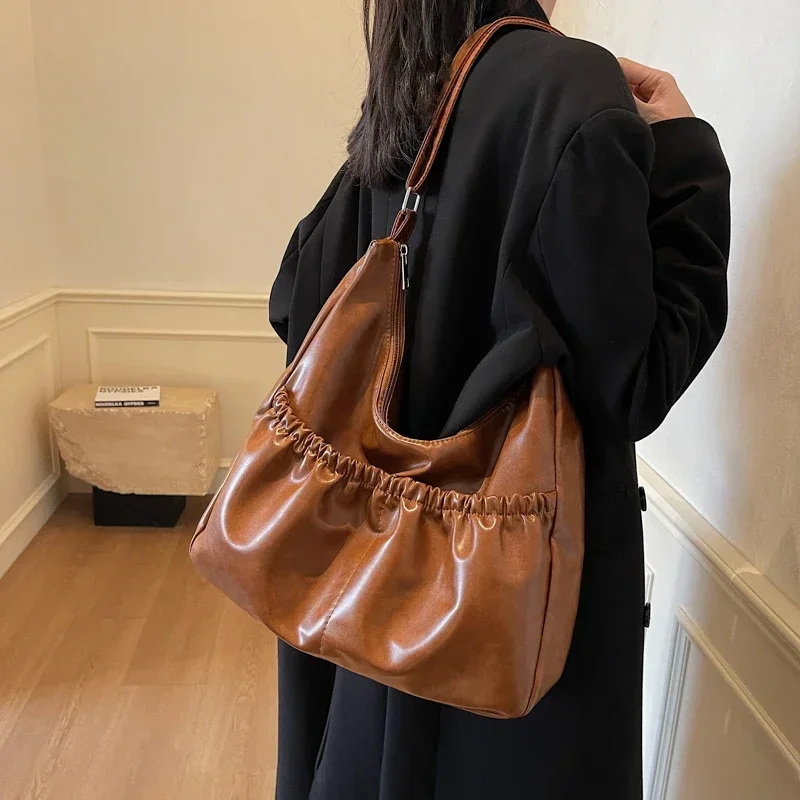 

2025 Autumn and Winter Bag, Women's Large Capacity Single Shoulder Tote Bag, Student Class Commuting Bag, High-end Crossbody Sac