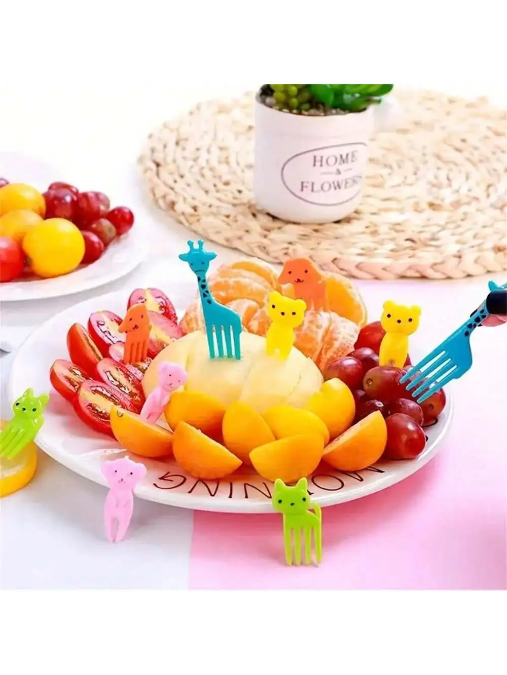 10pcs Cartoon animal fruit fork, multi-color (color randomly sent) cute mini fork, can be reused, used for desserts, cakes