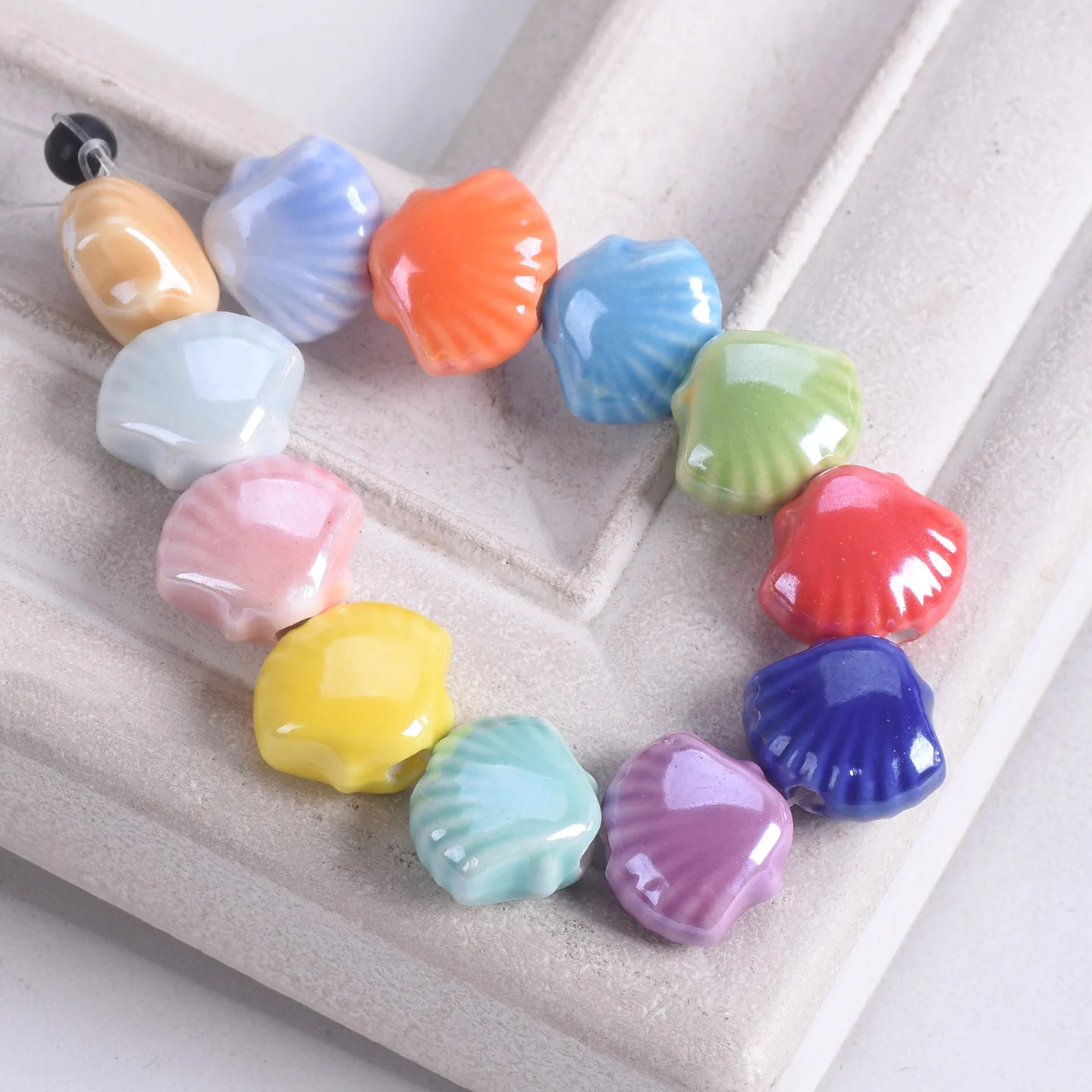 10pcs 11x9mm Scallop Shape Handmade Shiny Glossy Glazed Ceramic Porcelain Loose Beads For Jewelry Making DIY Crafts Findings