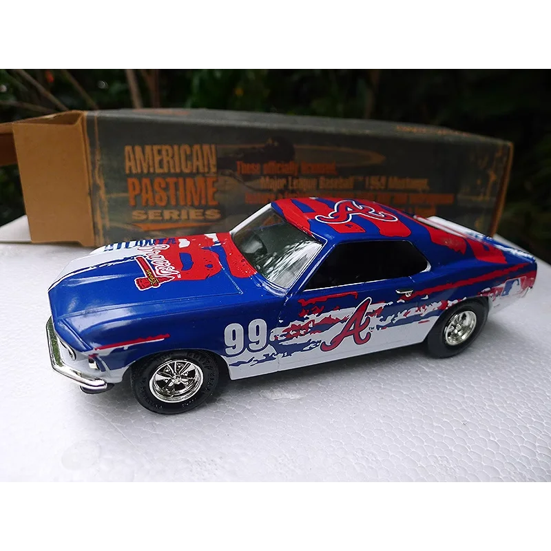 

Diecast ERTL 1:24 Scale Ford Mustang Boss 302 Ford Alloy Car Model Collectible Toy Gift Souvenir Display Ornament