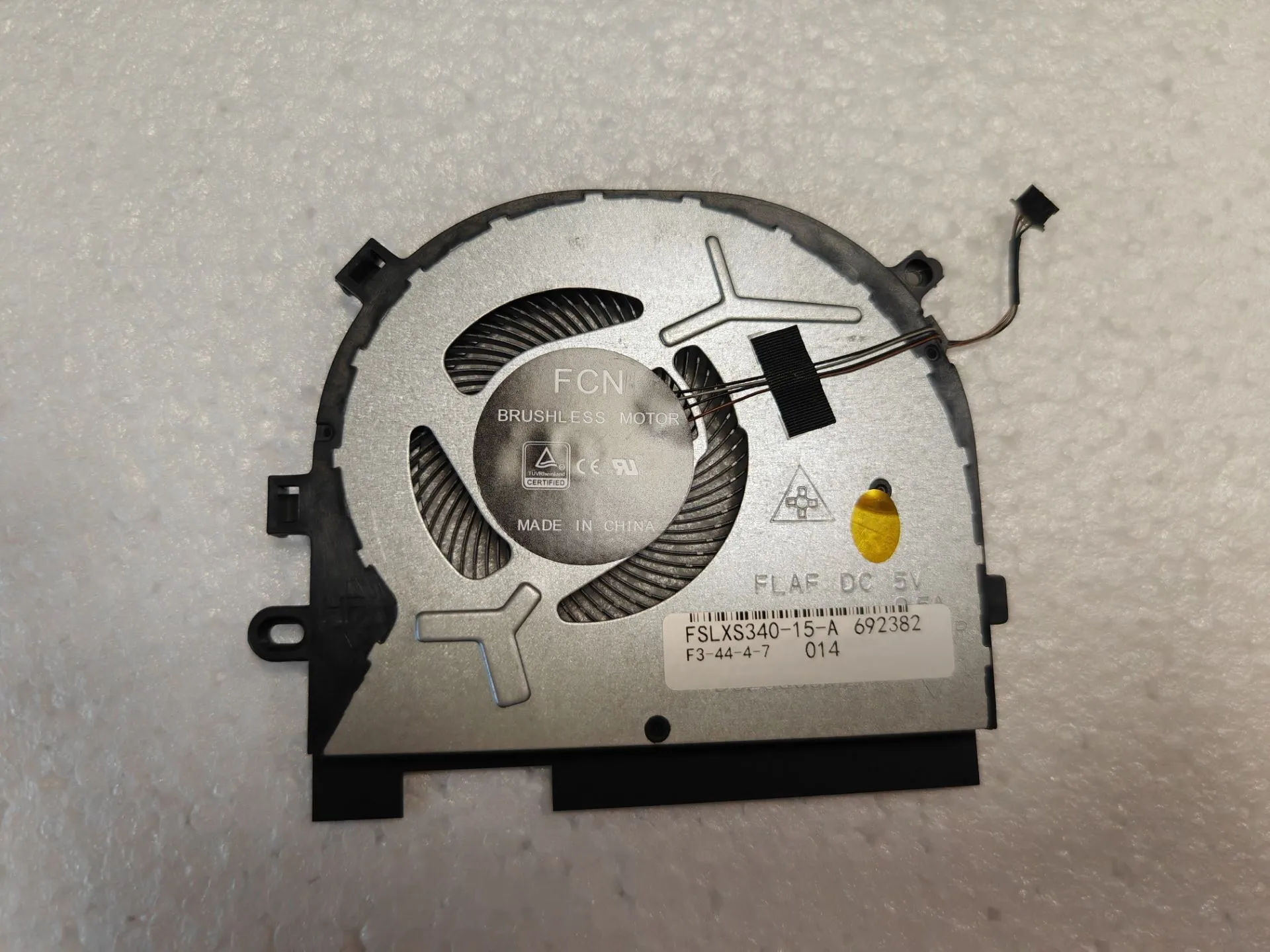 

Новый охлаждающий вентилятор для процессора Lenovo IdeaPad C340-15IWL FLEX-15IWL S340-15API S340-15IIL