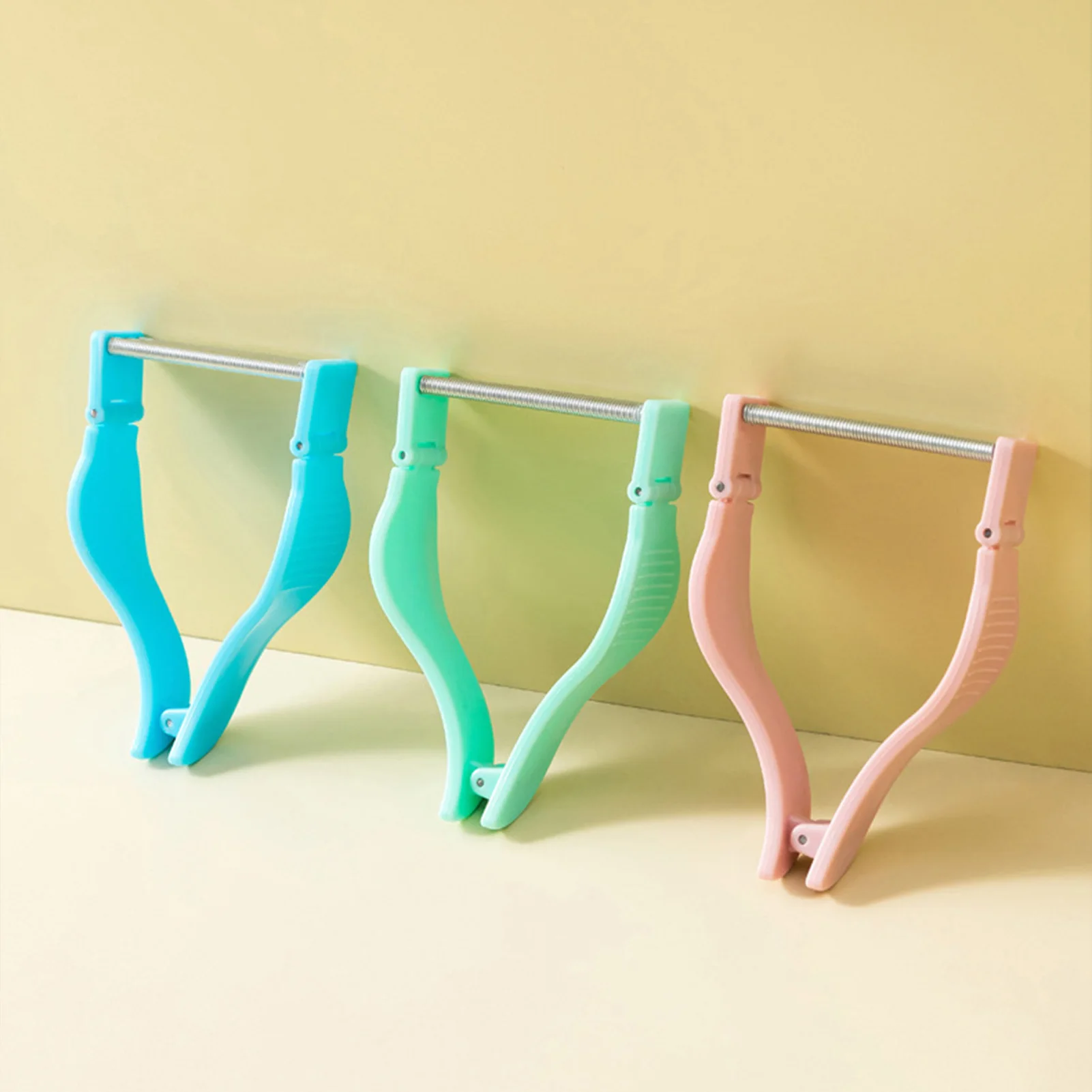 مزيل شعر الوجه أدوات العناية بالبشرة أسطوانة زنبركية آلة إزالة الشعر اليدوية للنساء إزالة شعر الوجه للبشرة الحساسة للشفاه العلوية للذقن