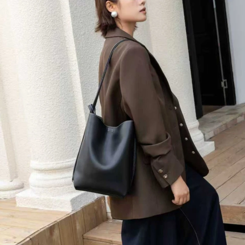 

Large Capacity Women Bag Lazy Tote Fashionable Genuine Leather Single Shoulder Bag Minimalism French Style Lady Bucket Handbags