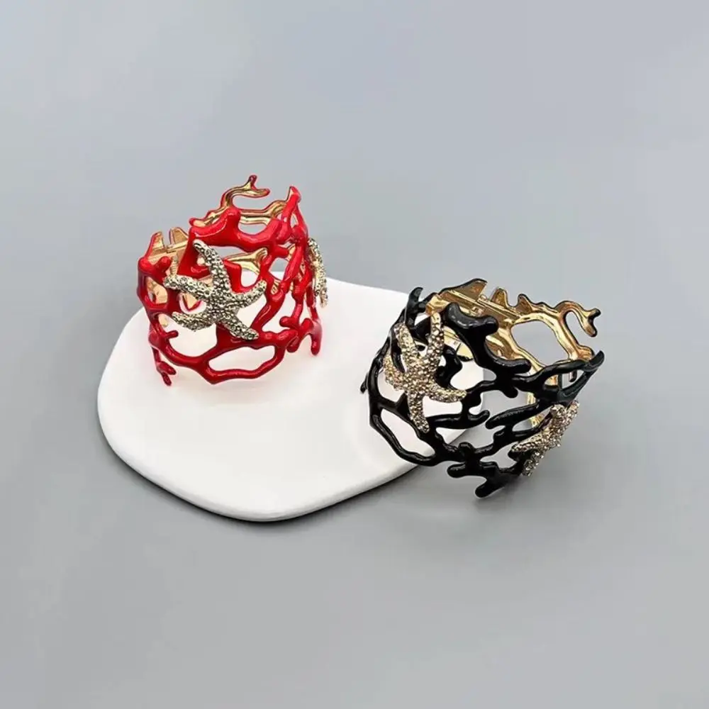 Pulsera hueca de Coral Irregular para mujer, estilo océano hueco, estrella de mar, pulsera de primavera, individualidad exagerada