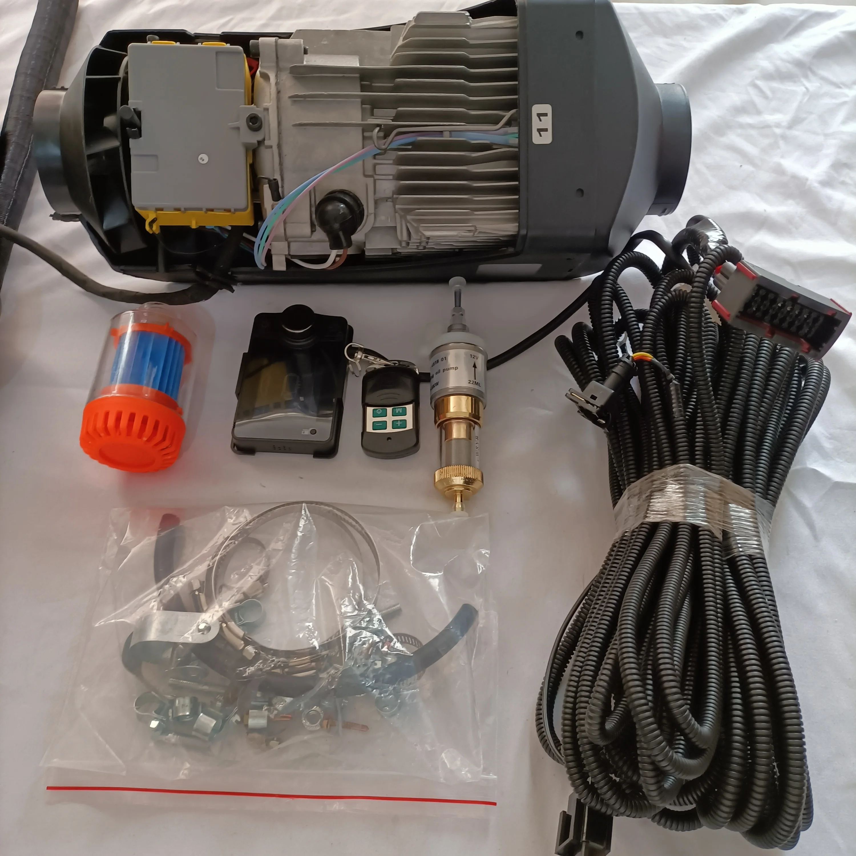 

Портативный дизельный обогреватель 12 В/24 В, 2 кВт-5 кВт — стояночный обогреватель качества OEM для грузовиков и автомобилей (быстрый нагрев, низкий уровень шума