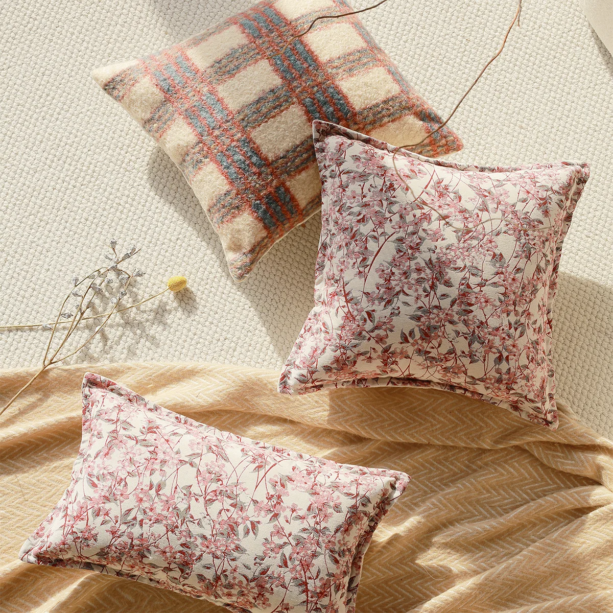 American Retro Sofa Throw Pillow Cover for Living Room Petite Floral Accent Waist Cushion Cover Decor Home Decorative Pillowcase