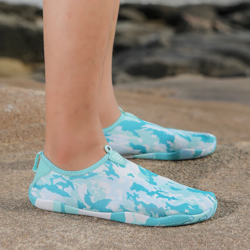 Zapatos de agua ultraligeros y transpirables para hombre y mujer, zapatos de natación de secado rápido, antideslizantes, resistentes al desgaste, para playa, superventas