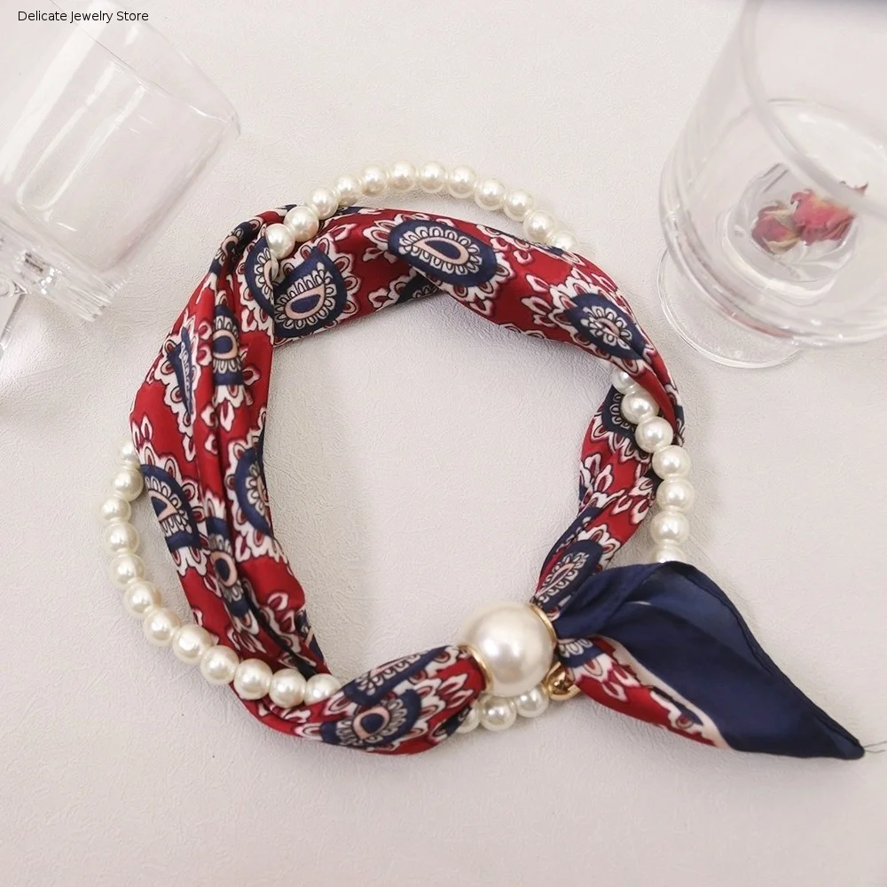 Multifunctional Magnetic Pearl Buckle Silk Bandana Floral Print Polyester Square Silk Scarf Portable Lightweight Neck Scarf