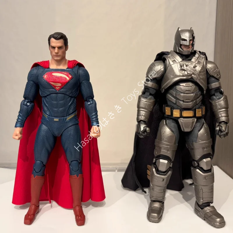 

New Original Fondjoy BVS Armored Batman Batalla Damaged Superman Figure Set 1/9 Batman V Superman: Lover of Justice DC