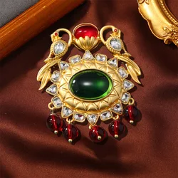 Vintage Middle Design Pendant Rhinestone Brooches Badges For Women Men Classic Palace Baroque Crystal Suit Coat Pins Corsages