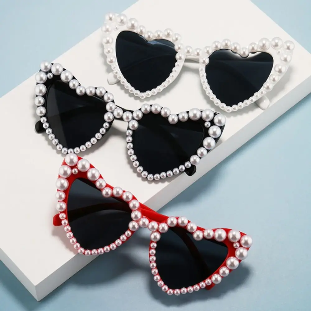 Sweet Heart-shaped Frame Pearl Decoration Sunglasses Travel Sun-Protective Black Shades Glasses Bride Eyewear Outdoor