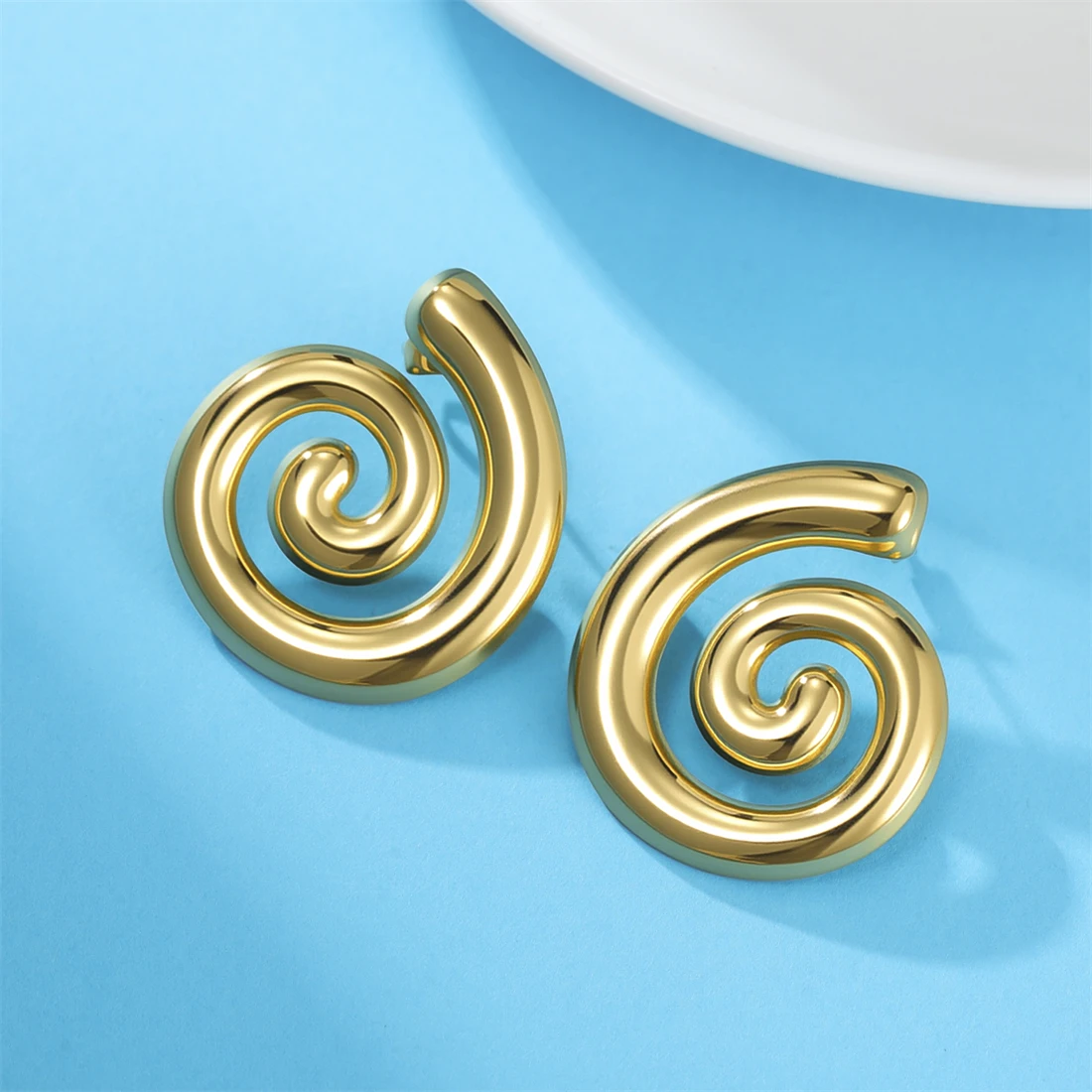 Retro geometric thread earrings, spiral vortex earrings, stainless steel fashionable punk earrings, chic summer gifts for women