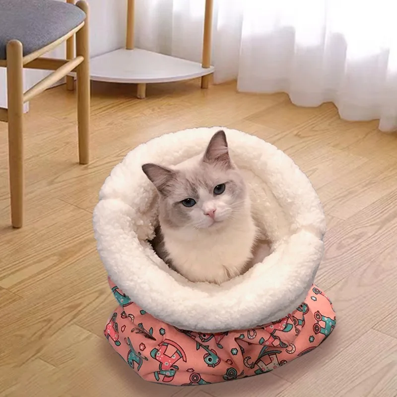 Cat Sleeping Bags Lamb Plush Thickened Pocket Warm Semi-enclosed Soft Hole Bed Winter Portable Pet Cat Nest Quilt Wholesale