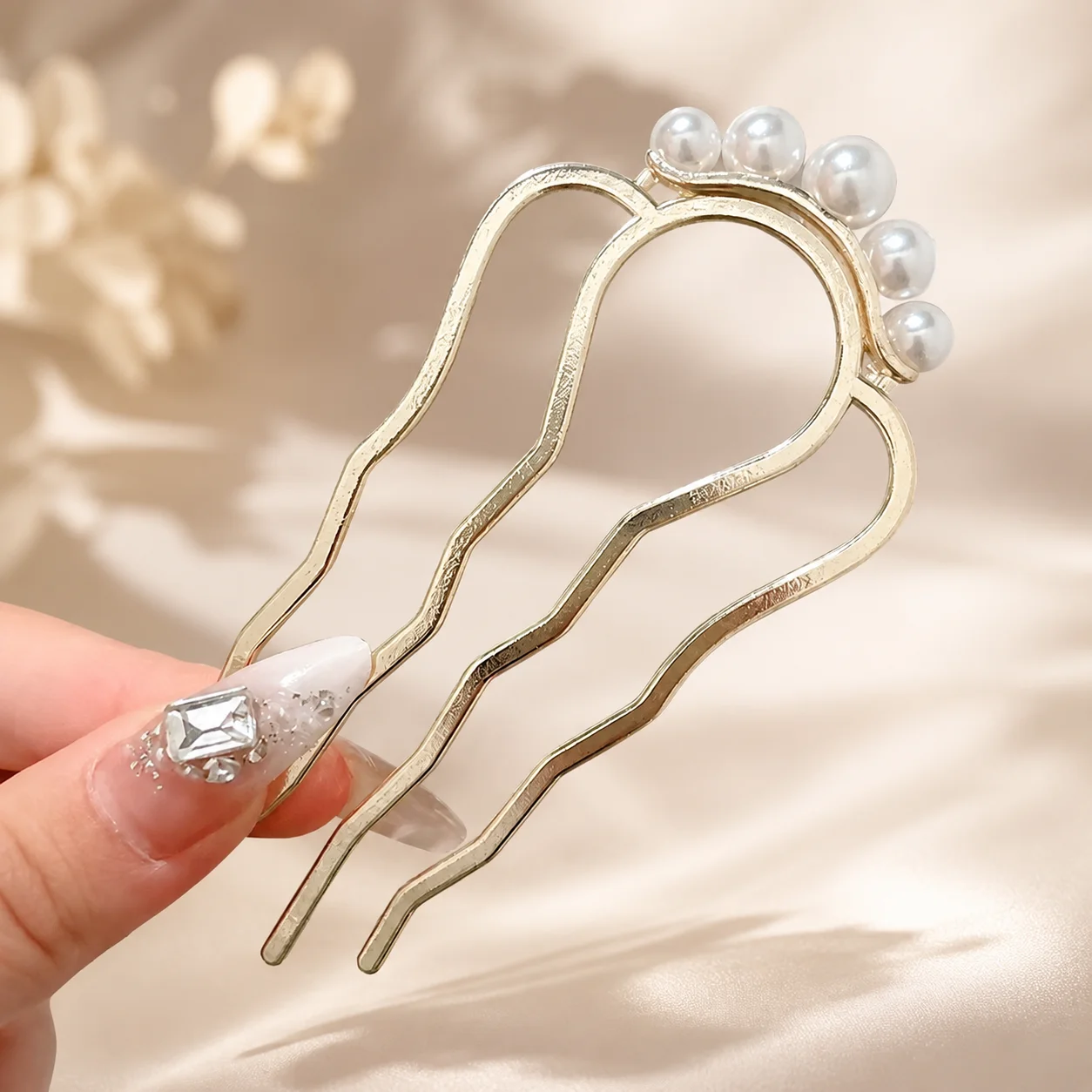 Korean Pearl Hair Fork for Women Alloy Rhinestone U Shaped Hair Pin French Twist Bun Holder Wedding Bridal Hair Accessories Gift view 5