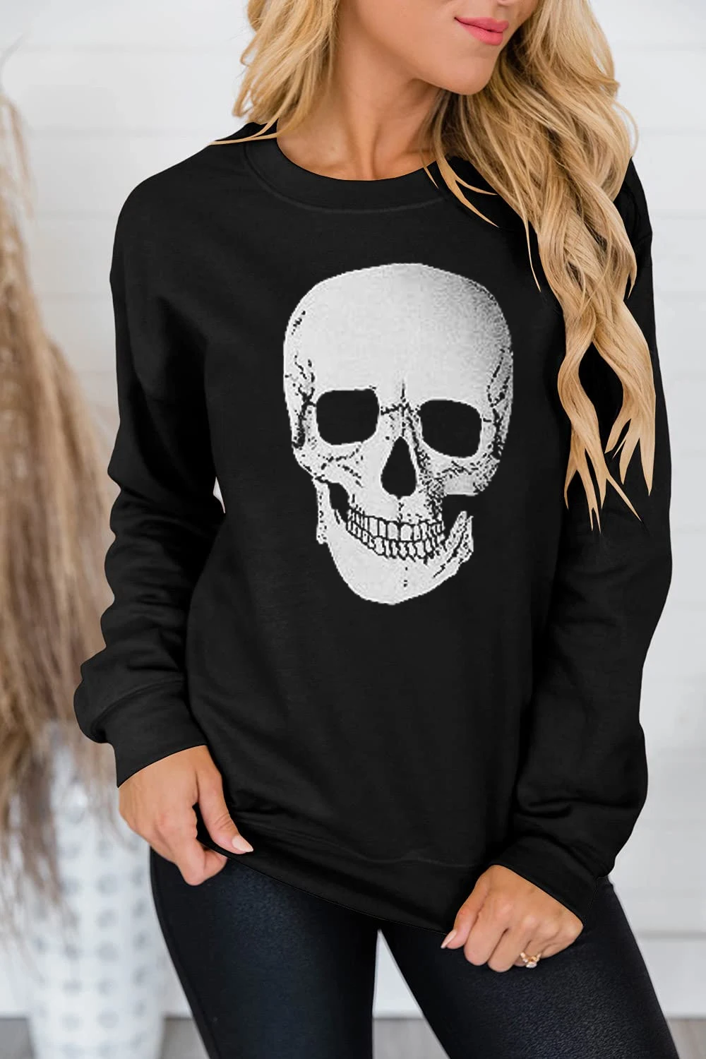 

Women's printed jumper, slightly stretchy - casual and comfortable long-sleeved sweatshirt