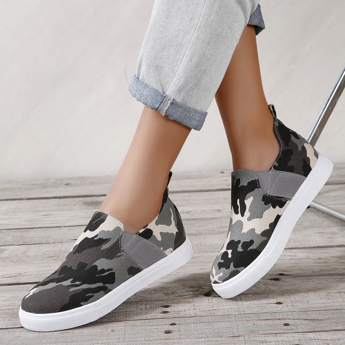 

Leopard Sneakers Women Leather Vulcanized Shoes Slip on Flat Sneakers Comfy Outdoor Sport Shoes Flats Sneakers Zapatillas Mujer