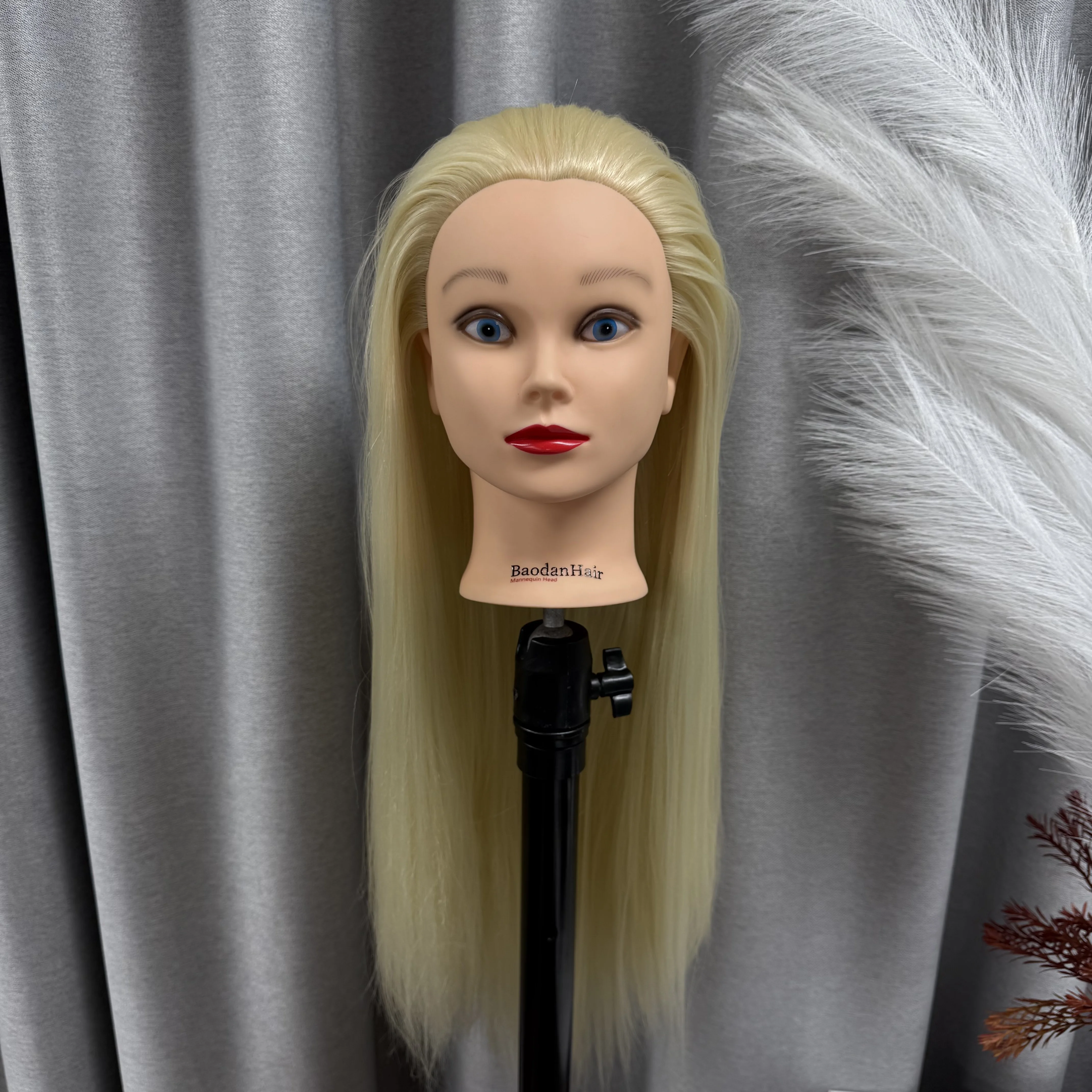 رأس عارضة أزياء للتدريب على رأس دمية مانيكين لمستحضرات التجميل لتصفيف الشعر وممارسة تجديل تصفيف الشعر