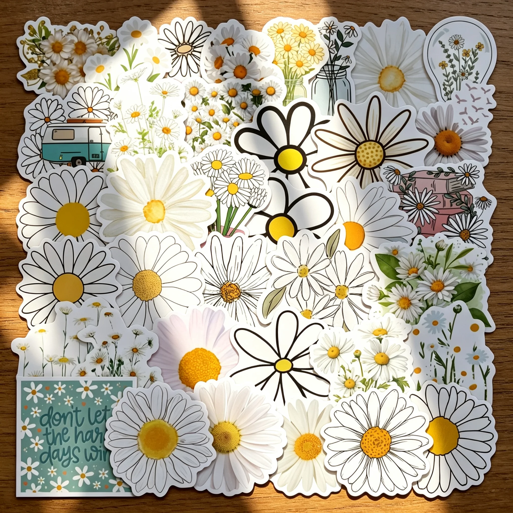 

The same style 5-pack stickers, each pack contains 60 pieces. The entire set consists of 300 pieces of white daisy stickers. The