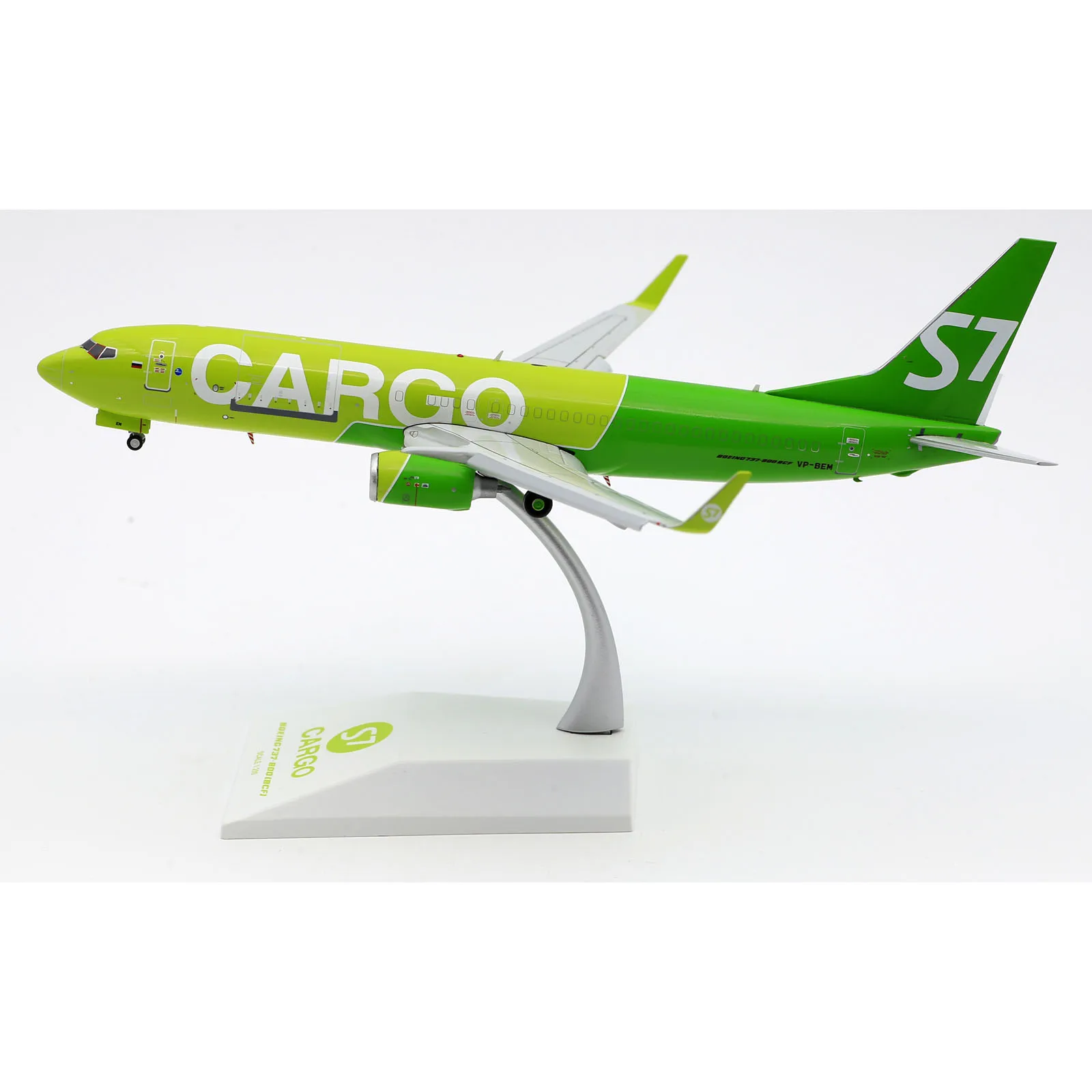 LH2309A Alloy Collectible Plane Gift JC Wings 1:200 S7 Cargo Boeing B737-800(BCF) Diecast Aircraft Jet Model VP-BEM Flaps Down