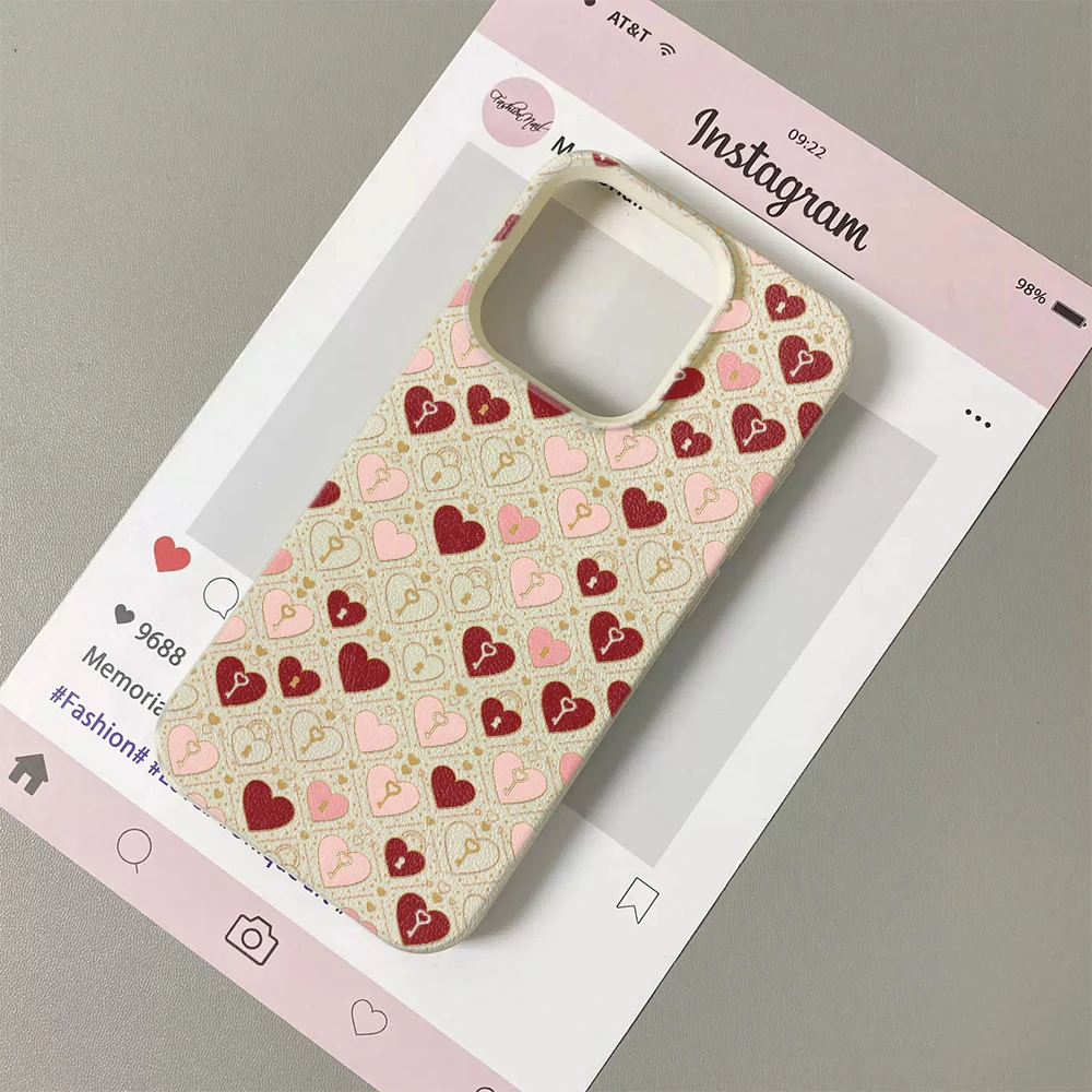 Art & Craft Photos - 赤いハート柄アートクリエイティブデザインパターン iPhone 11 12 13 14
