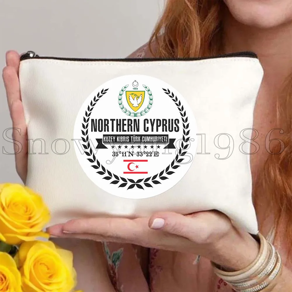 أذرع قبرص العلم خريطة نيكوسيا الهدايا قماش حقيبة مستحضرات التجميل ماكياج المرحاض حقيبة مقلمة سستة الحقيبة مفتاح محفظة نسائية للعملات المعدنية أكياس التخزين