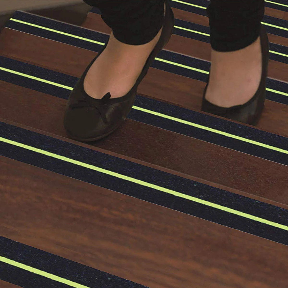 

Anti-Slip Tape Adhesive Grip Sticker Frosted Waterproof Stair Step Floor Strip For Outdoor Indoor Use