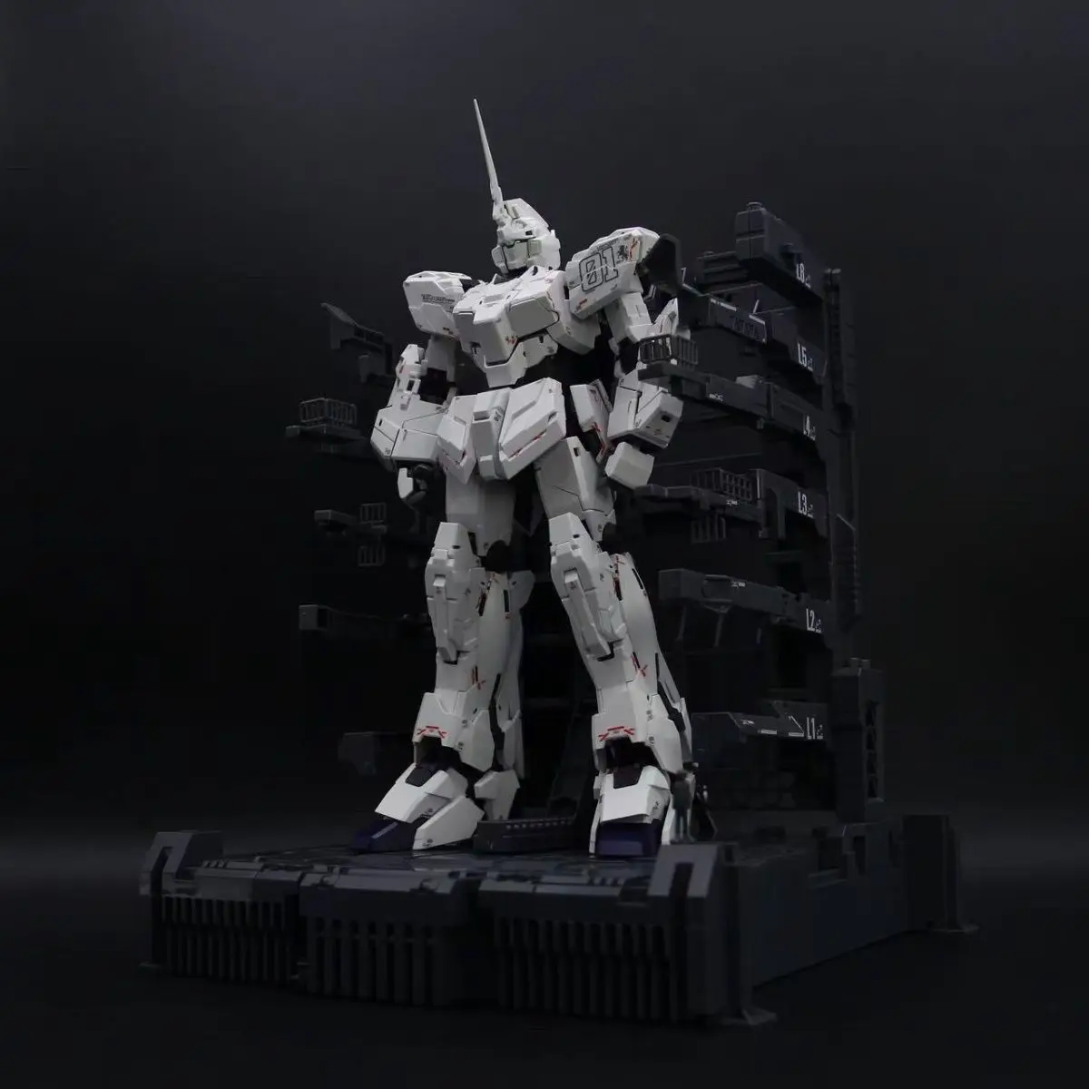 Nuevo en Stock, modelo de bestia mítica Mg 1/100 unicornio 2201 Mgex Rx-0, Kit de modelo de ensamblaje, figuras de acción de Robot, juguetes de plástico, regalos