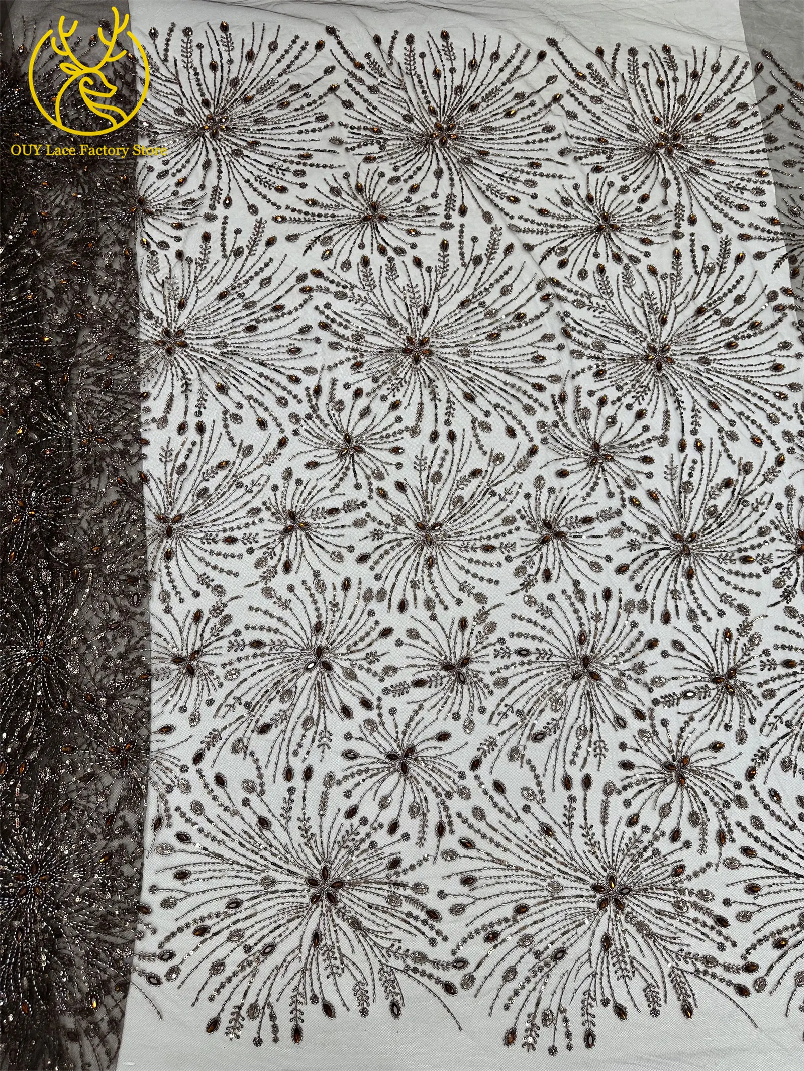 Goldene französische Edelstein-Perlenstickerei-Spitze, hochwertige nigerianische Mesh-Pailletten-Tüllspitze, afrikanischer Spitzenstoff für Damenkleider – Detail 8