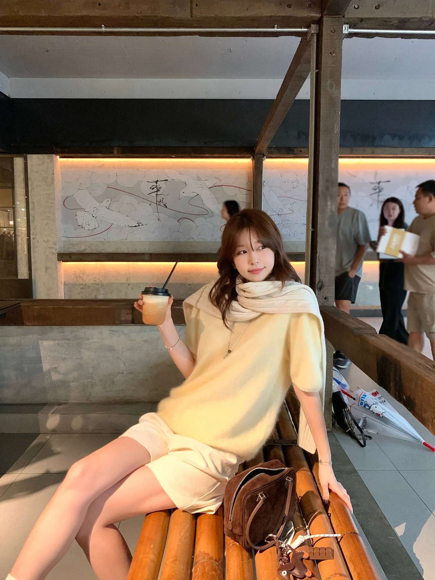 

Женский свитер из смесовой шерсти с круглым вырезом, трикотажный пуловер с коротким рукавом, осенняя новинка, теплый и стильный.