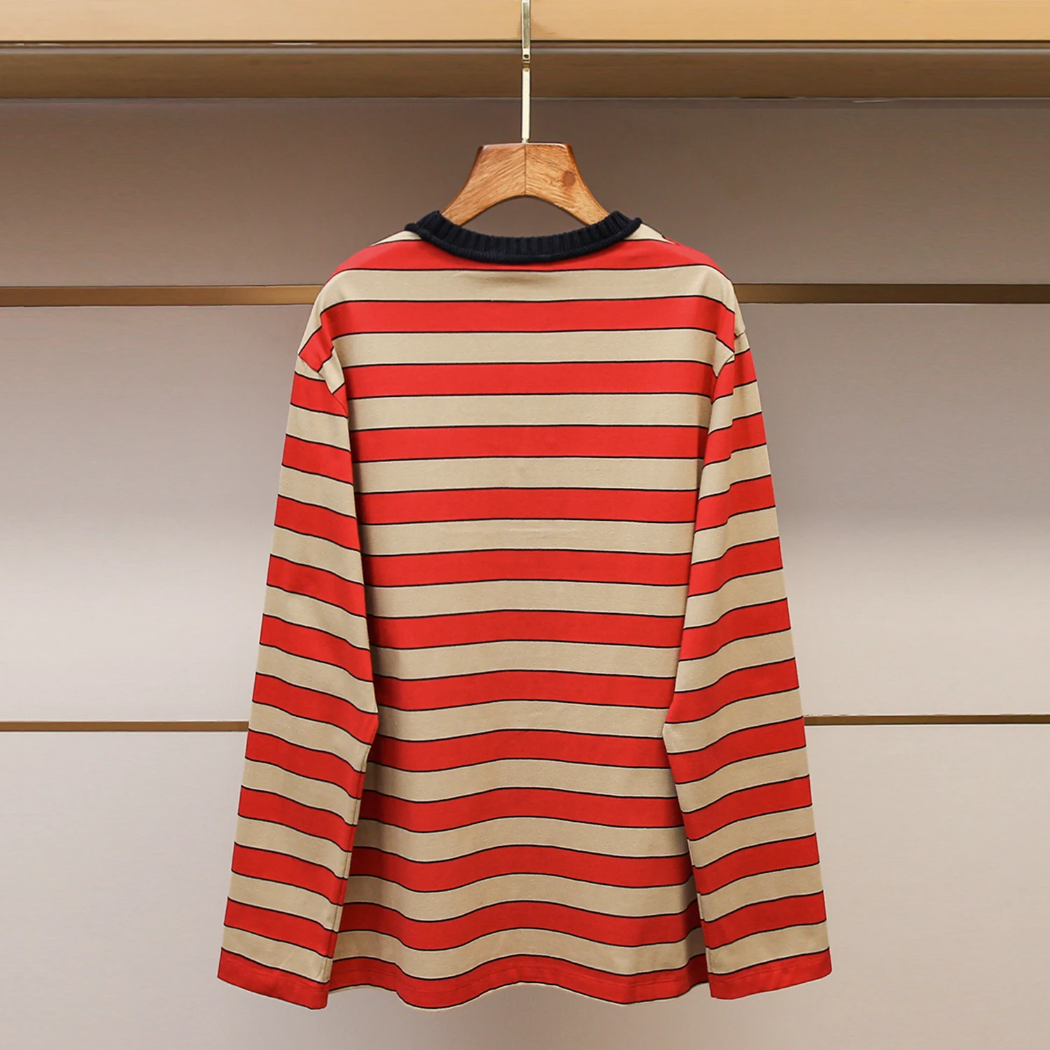 

Повседневная женская футболка с красными полосками, свободного кроя, с длинным рукавом и круглым вырезом, новая коллекция для зимы