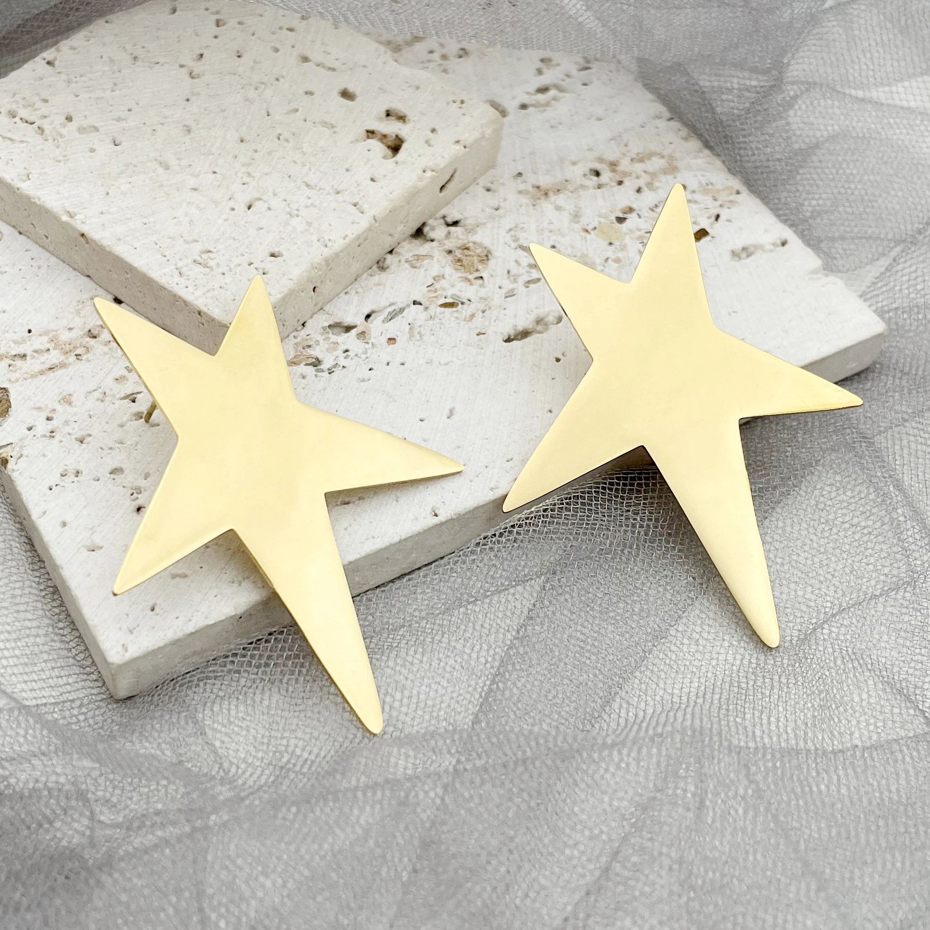 May@RZ Exaggerated Star Shaped Stainless Steel Stud Earring 14K Plated Gold Funny Earring Men and Women\'s Jewelry For Daliy Wear