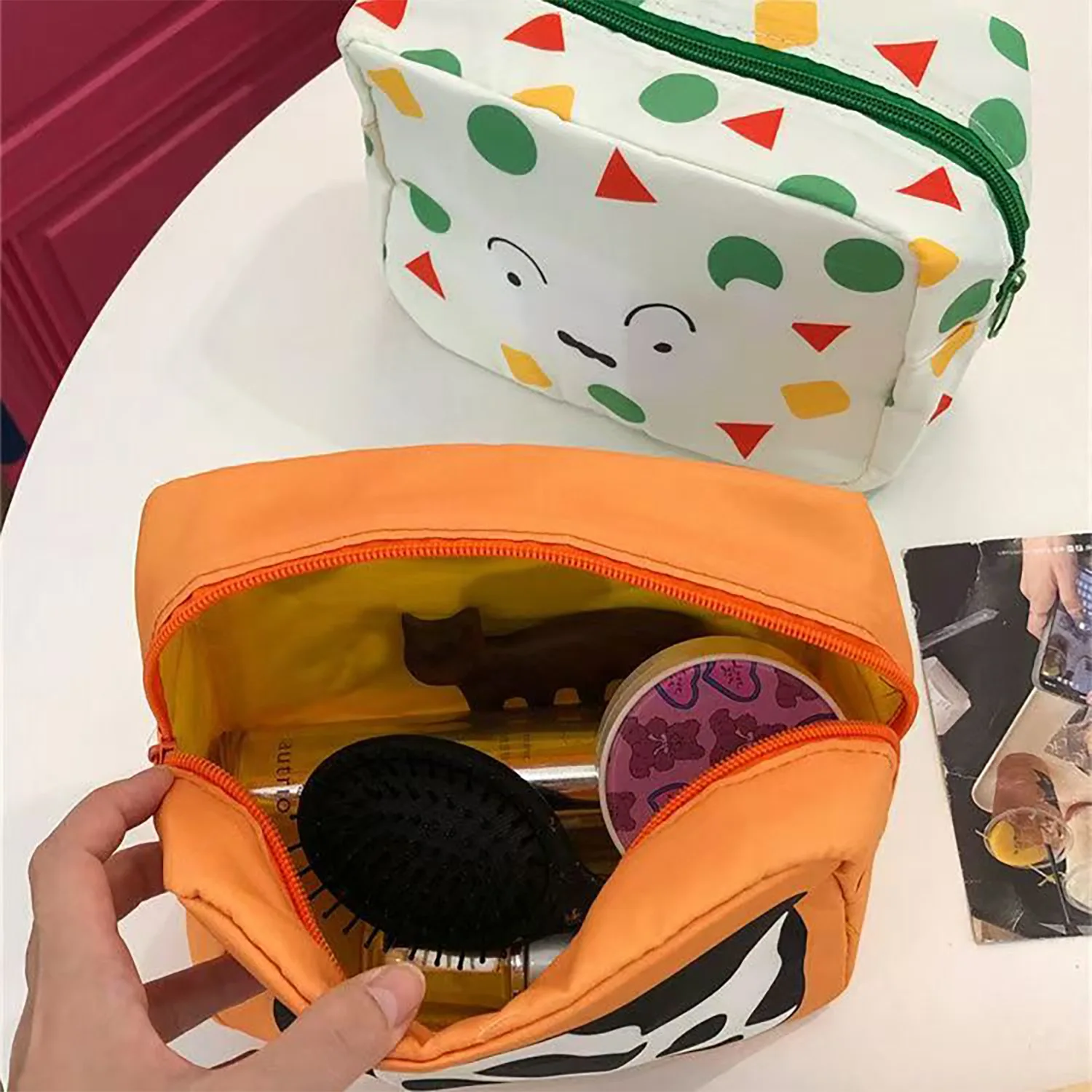 لطيف تلوين شين تشان حقيبة مستحضرات تجميل المحمولة الكرتون السفر أدوات الزينة حقيبة ذات سعة كبيرة حقيبة تخزين مطبوعة عصرية