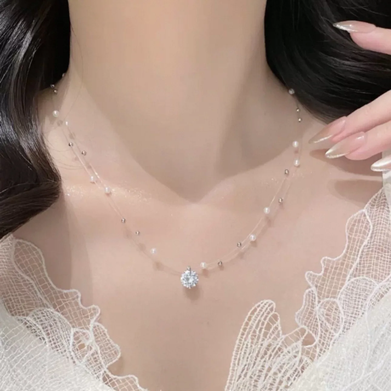 A Women's Necklace, a Simple Transparent Fishing Line Zircon Pendant Necklace, Suitable for Daily Wear and Vacation Wear