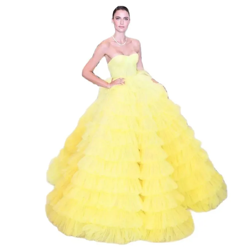 

Luxurious Yellow Layered Evening Dresses 2024 Sweetheart Neck Ruched Ball Gown Celebrity Gown Tiered Layers Evening Gowns