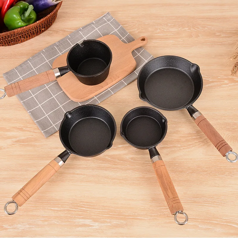 Kitchen mini small iron  omelette  cast iron pan burning oil small frying pan small oil pan