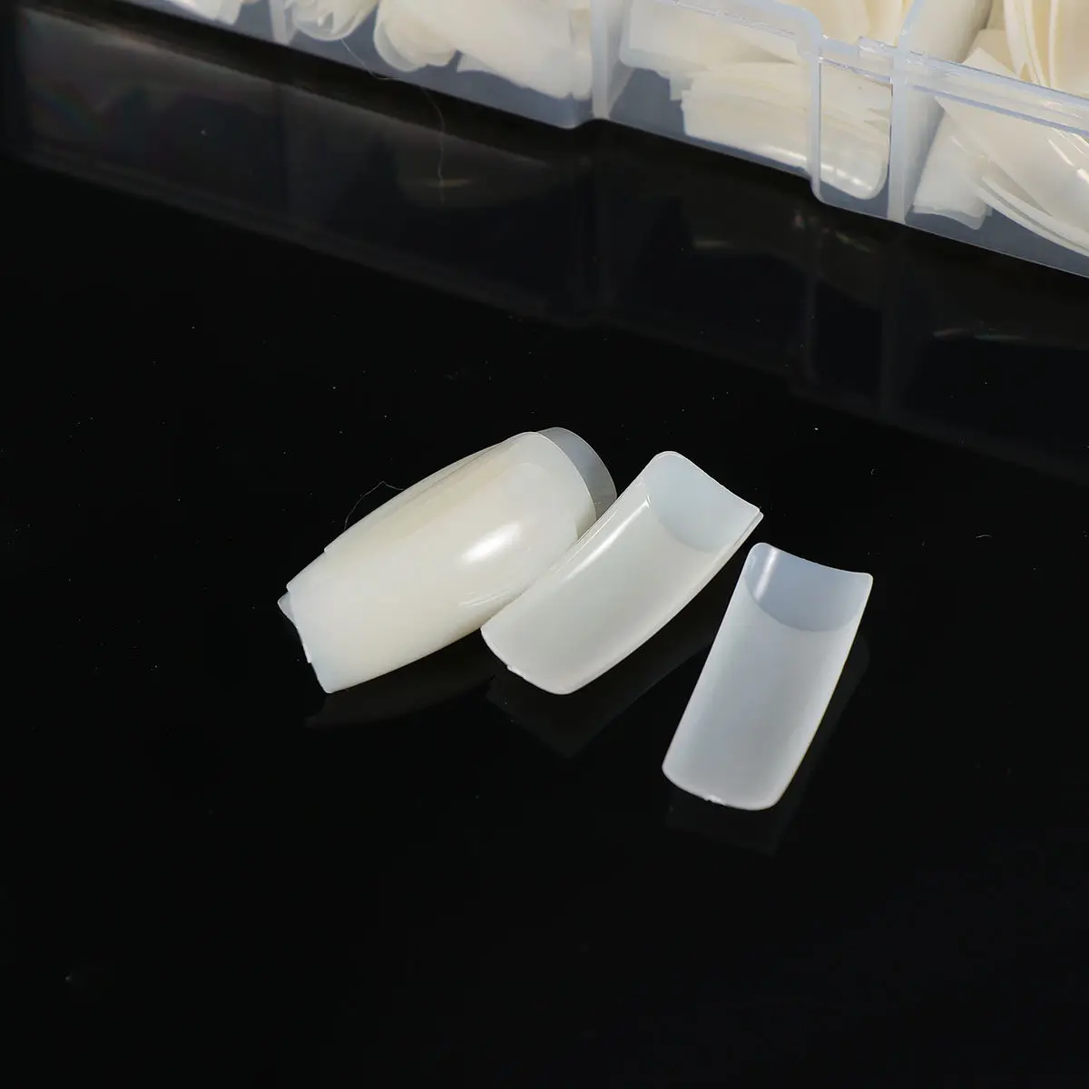 500Pcs Artificial Nails Fake Nail Tips False Nail Art Supplies for Salon Home Use with Storage to Shape Paint