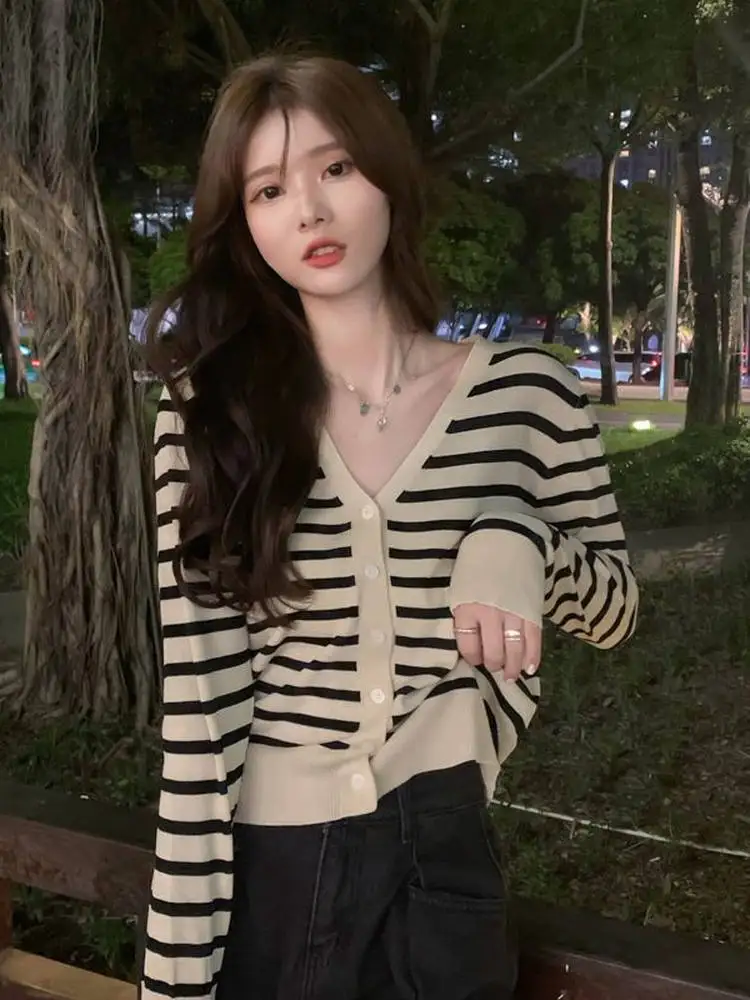 

Свободный длинный полосатый трикотаж Sve V-Ne, корейский женский осенний тонкий кардиган Faion, повседневный топ, модная верхняя одежда