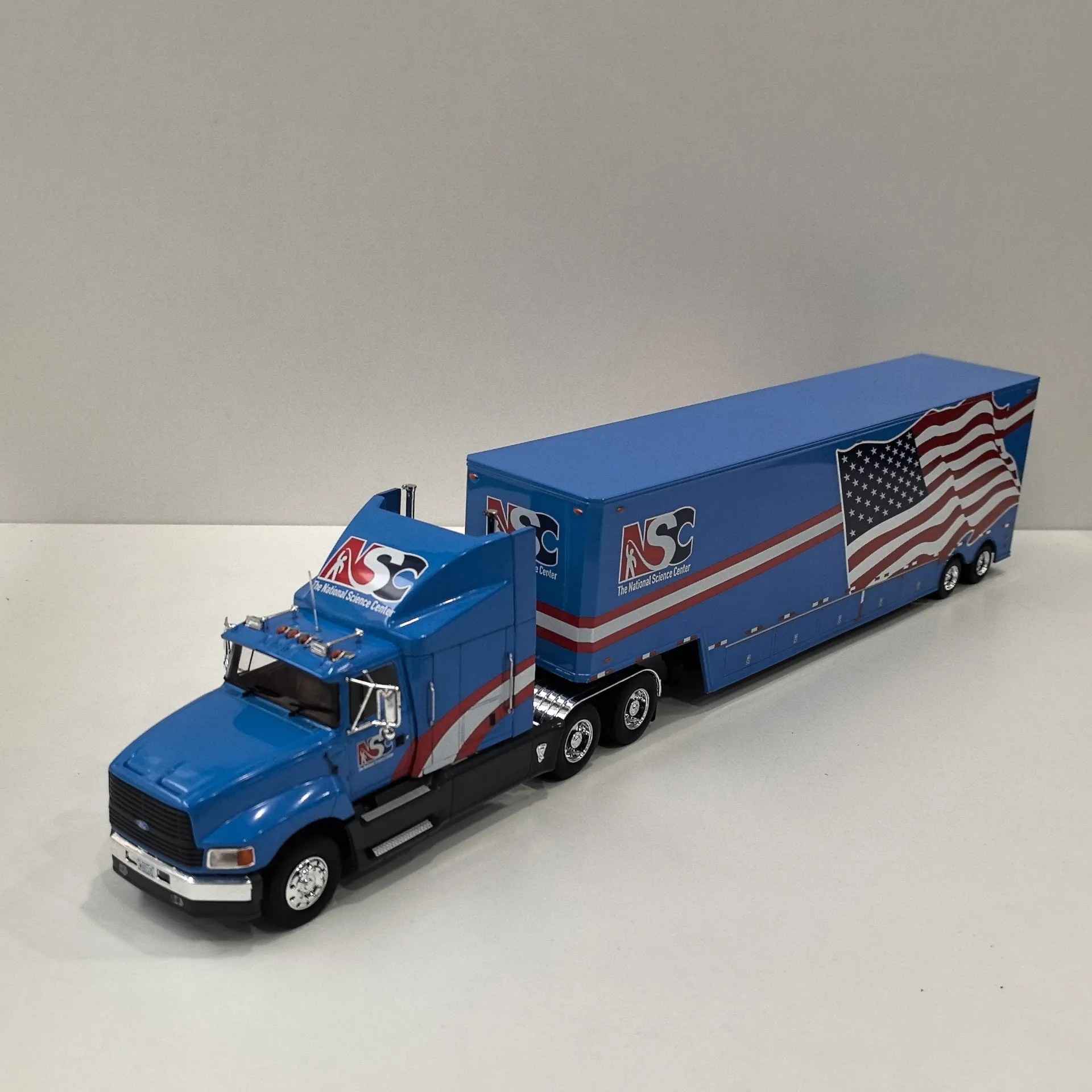 Литой под давлением IXO масштаб 1:43 Ford Aeromax модель автомобиля из сплава Коллекционная игрушка в подарок сувенир дисплей орнамент